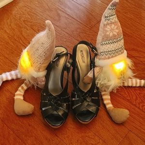 Women's Wedge Sandals Size 7.5 by Seychelles